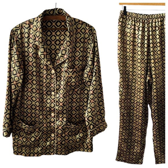 Victoria's Secret Gold Geometric Patterned Oversized Satin PajamaMEDIUM